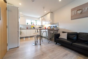 5 bed house, Leeson Walk, Harborne, Birmingham, B170LU - Image 2