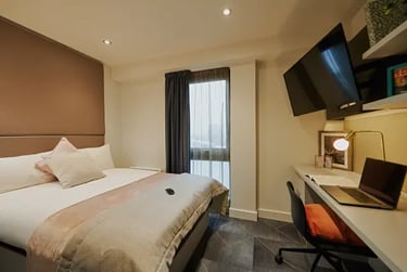 Gold Studio at Glasgow West End, Kelvinhaugh Street, City Centre, Glasgow, G38PX - Image 1