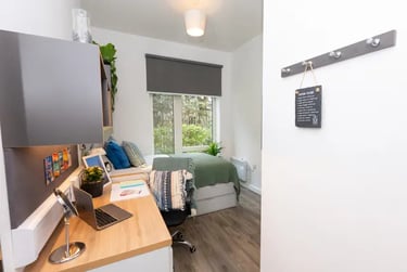 Silver Ensuite - Image 4