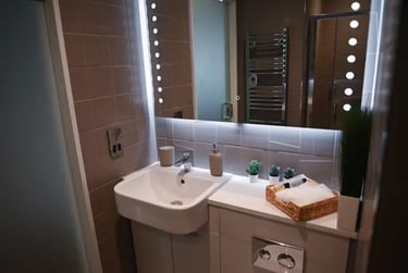 Diamond Studio at Glasgow West End, Kelvinhaugh Street, City Centre, Glasgow, G38PX - Image 5