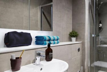 Platinum Ensuite - Image 6