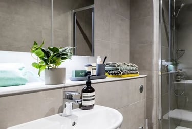 Diamond Ensuite - Image 5
