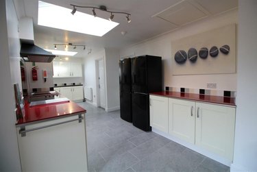 6 bed house, Winchcomb Road, Earlham, Norwich, NR23UF - Image 2