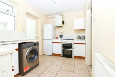 4 bed house, Irstead Road, Earlham, Norwich, NR58AR - Image 2