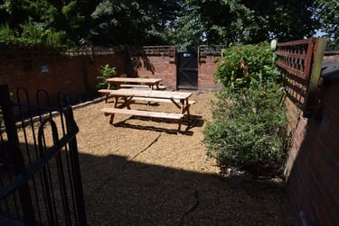 1 bed studio, Watkin Terrace, Barrack Road, Northampton, NN13ER - Image 2