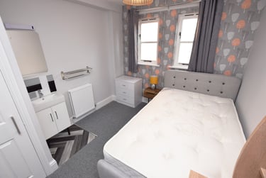 1 bed house, Burns Street, Barrack Road, Northampton, NN13QE - Image 1
