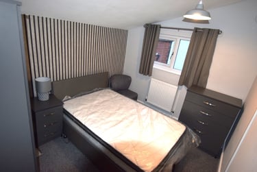 1 bed house, Burns Street, Barrack Road, Northampton, NN13QE - Image 1
