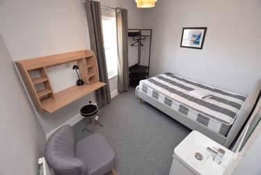 1 bed house, Burns Street, Barrack Road, Northampton, NN13QE - Image 1