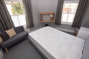 1 bed house, Burns Street, Barrack Road, Northampton, NN13QE - Image 2
