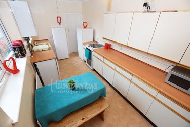 1 bed house, Lutterworth Road, Abington, Northampton, NN15JL - Image 3