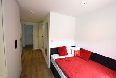 1 bed house, Kettering Road, City Centre, Northampton, NN14AH - Image 1