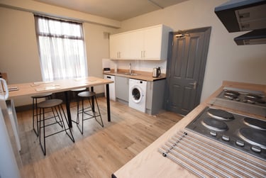 1 bed house, Victoria Promenade, City Centre, Northampton, NN11HH - Image 1