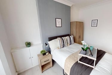 4 bed house, Queens Road East, Beeston, Nottingham, NG92BD - Image 2