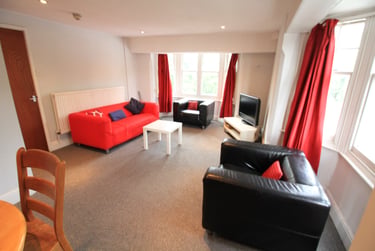 3 bed flat, Forest Road East, Arboretum, Nottingham, NG14HJ - Image 1