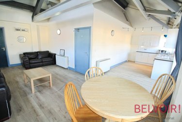 3 bed flat, Aberdeen Street, Hockley, Nottingham, NG31JB - Image 2