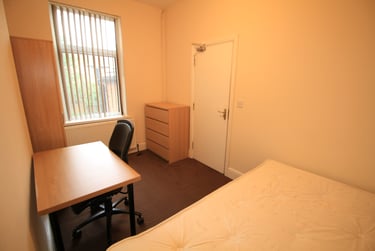 4 bed house, Tudor Grove, Arboretum, Nottingham, NG14HR - Image 11