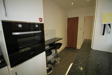 4 bed house, Tudor Grove, Arboretum, Nottingham, NG14HR - Image 3
