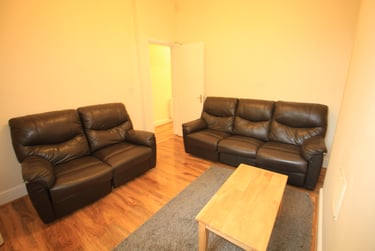 4 bed house, Tudor Grove, Arboretum, Nottingham, NG14HR - Image 4