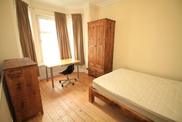 4 bed house, Tudor Grove, Arboretum, Nottingham, NG14HR - Image 4