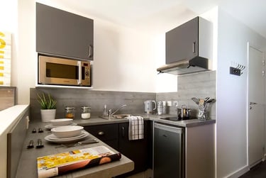 Deluxe Penthouse Studio - Image 3