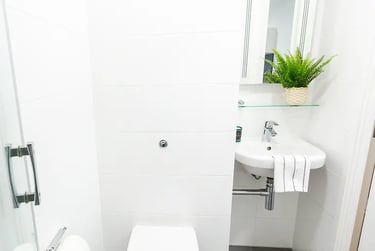 Essential Ensuite at Canterbury Student Manor, Parham Road, City Centre, Canterbury, CT11GA - Image 5