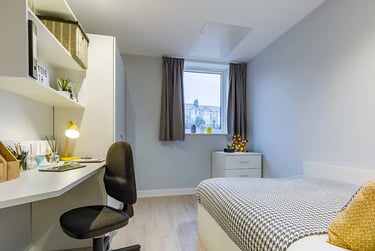 7-Bed Club Ensuite at Mary Parker House, 17 Apsley Road, Mutley, Plymouth, PL46PJ - Image 2
