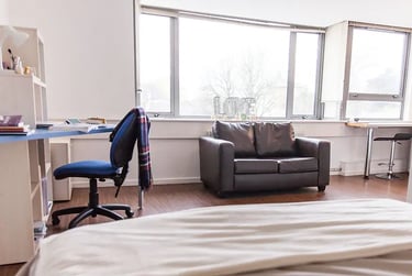 1-Bed Apartment at Holly Court, High Kingsdown, Clifton, Bristol, BS28DQ - Image 5