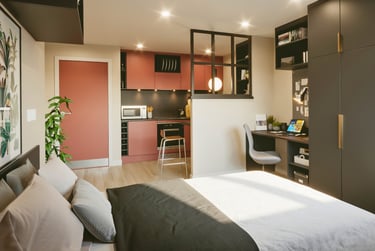 Diamond with Balcony Studio - Image 1