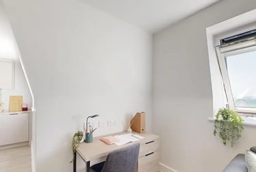 Luxury Studio at Rothesay House, 17 Hinton Road, City Centre, Bournemouth, BH12EE - Image 3