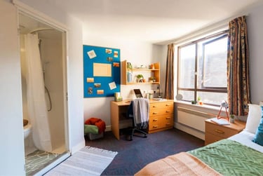Double En-suite at Coopers Court, 10-14 Maplin Street, Mile End, London, EC34SX - Image 2