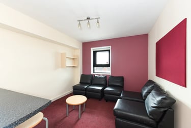 En-suite Standard at Corfe House, Pitwines Close, Central, Bournemouth, BH151ED - Image 6