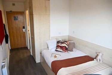 En-suite Premium at Corfe House, Pitwines Close, Central, Bournemouth, BH151ED - Image 2