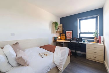 En-suite Premium at Corfe House, Pitwines Close, Central, Bournemouth, BH151ED - Image 1