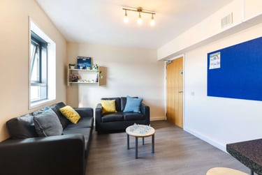 En-suite Premium at Corfe House, Pitwines Close, Central, Bournemouth, BH151ED - Image 3