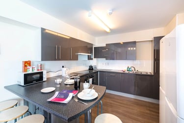 En-suite Premium at Corfe House, Pitwines Close, Central, Bournemouth, BH151ED - Image 4