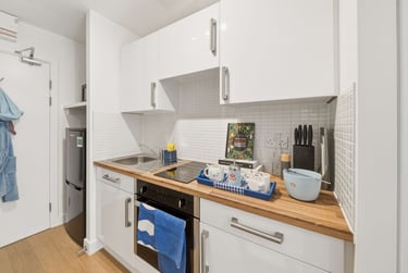 Silver River Studio, Floors 1-6 at CODE Students, 40-72 Western Road, Bede Park, Leicester, LE30GH - Image 3