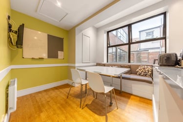Standard Double Bedded Rooms at Portland House, 102 Prince of Wales Road, City Centre, Norwich, NR11NJ - Image 6
