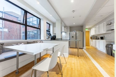 Standard Double Bedded Rooms at Portland House, 102 Prince of Wales Road, City Centre, Norwich, NR11NJ - Image 7
