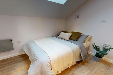 Silver 2 Bed Apartment - Image 1