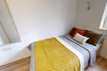 Bronze En Suite Plus at iQ The Pad, 71 Egham Hill, City Centre, Egham, TW200ER - Image 1