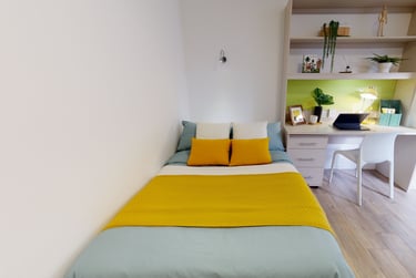 Silver En Suite Plus at iQ The Pad, 71 Egham Hill, City Centre, Egham, TW200ER - Image 1