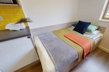 Silver En Suite - Image 1