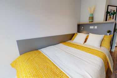 Copper En Suite Plus at iQ Altus House, Tower House Street, City Centre, Leeds, LS28GH - Image 1
