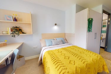 2 Bed Apartment Plus - Image 1