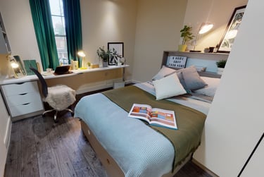 Platinum En Suite at iQ Ty Willis House, 6-8 High Street, City Centre, Bangor, LL571NP - Image 1