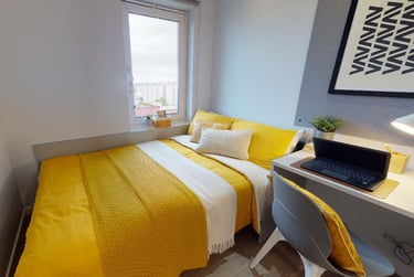 Bronze En Suite - Image 1