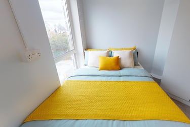 Gold Studio at iQ Broderick House, 140 Bath Row, City Centre, Birmingham, B151NE - Image 1