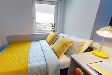 Silver En Suite at iQ Broderick House, 140 Bath Row, City Centre, Birmingham, B151NE - Image 1