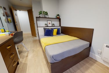 Bronze En Suite - Image 1