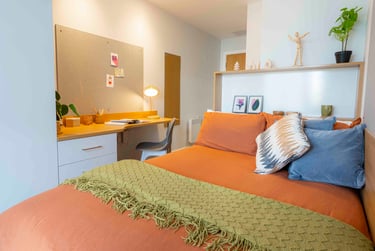 Silver En Suite-2627 at iQ Abacus House, 6-11 Baker Street, City Centre, Brighton, BN14JN - Image 1